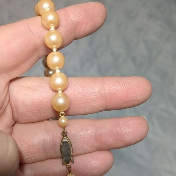 Elegant Faux Pearl Necklace - Picture 10 of 10